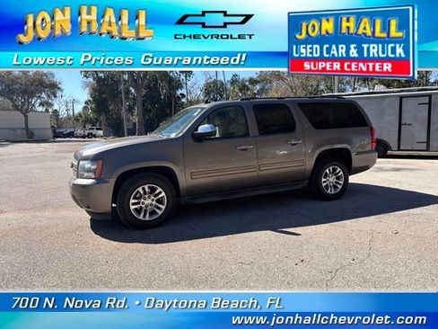 Used 2013 Chevrolet Suburban LT image 3