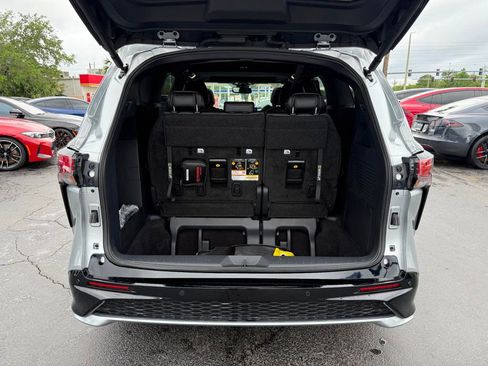 Used 2025 Toyota Sienna XSE image 24