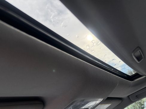 Used 2018 Toyota Highlander Limited AWD/4WD image 31