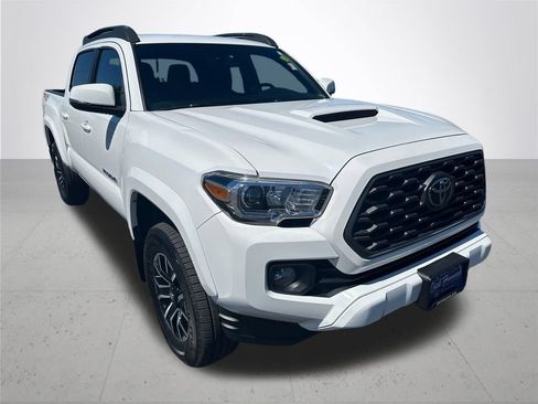 Used 2022 Toyota Tacoma TRD Sport AWD/4WD image 5