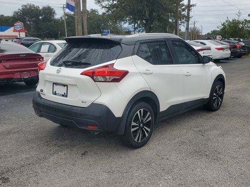 Used 2018 Nissan Kicks SV image 6
