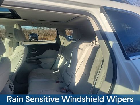 Used 2020 Jeep Cherokee Limited w/ Technology Group image 12