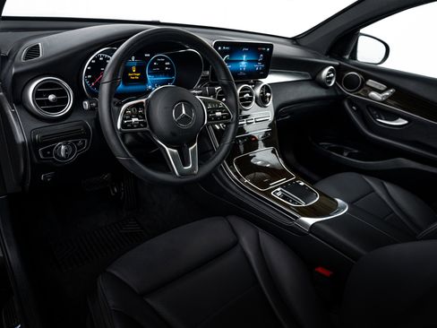 Used 2020 Mercedes-Benz GLC 300 4MATIC Coupe image 9