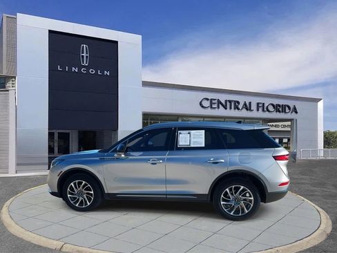 Used 2022 Lincoln Corsair FWD w/ Equipment Group 101A image 5