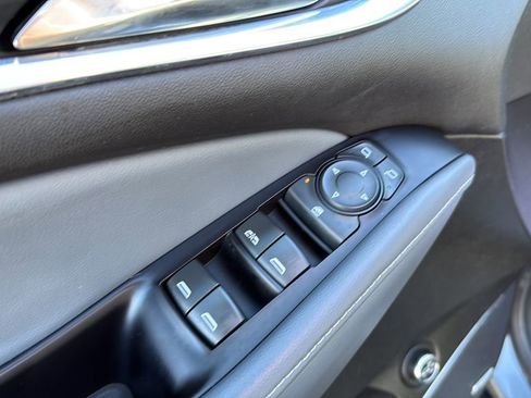 Used 2020 Buick Enclave Essence w/ Sound and Sites Package image 27