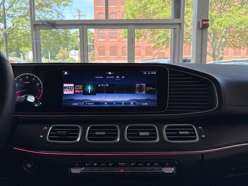 Certified 2025 Mercedes-Benz GLS 450 GLS 450 image 24