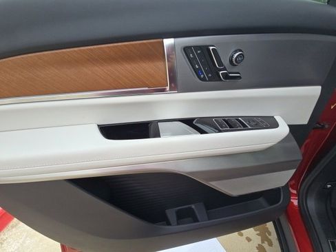 New 2026 Cadillac Vistiq Sport w/ LPO, Floor Liner Package image 13