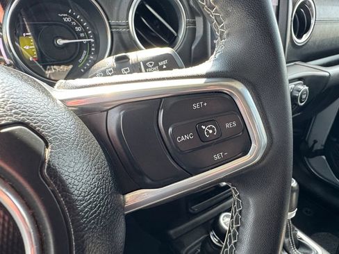 Used 2023 Jeep Wrangler Unlimited Sahara AWD/4WD image 15