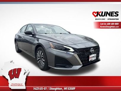 Used 2025 Nissan Altima 2.5 SV