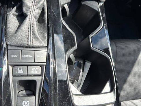 Used 2025 Toyota Camry XLE FWD image 22