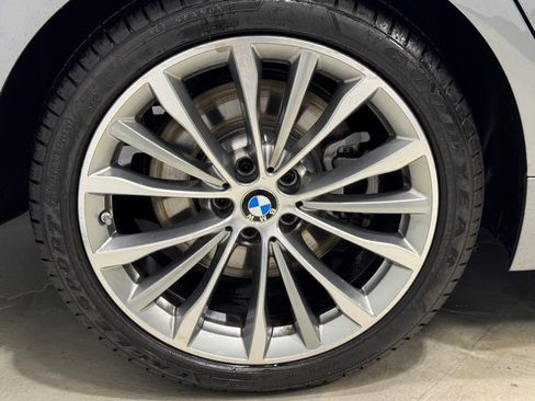 Used 2023 BMW 540i xDrive w/ Premium Package image 8