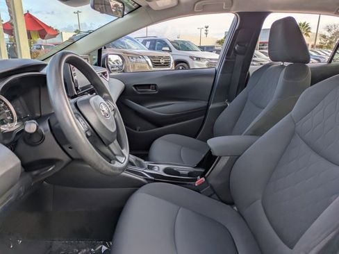 Used 2022 Toyota Corolla LE image 15