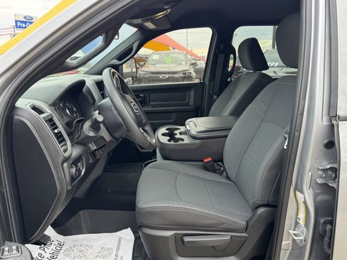 Used 2024 RAM 3500 Tradesman w/ Chrome Appearance Group image 20