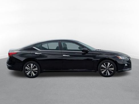 Used 2022 Nissan Altima 2.5 SV AWD/4WD image 2