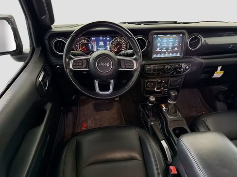 Used 2020 Jeep Wrangler Unlimited Sahara AWD/4WD image 23
