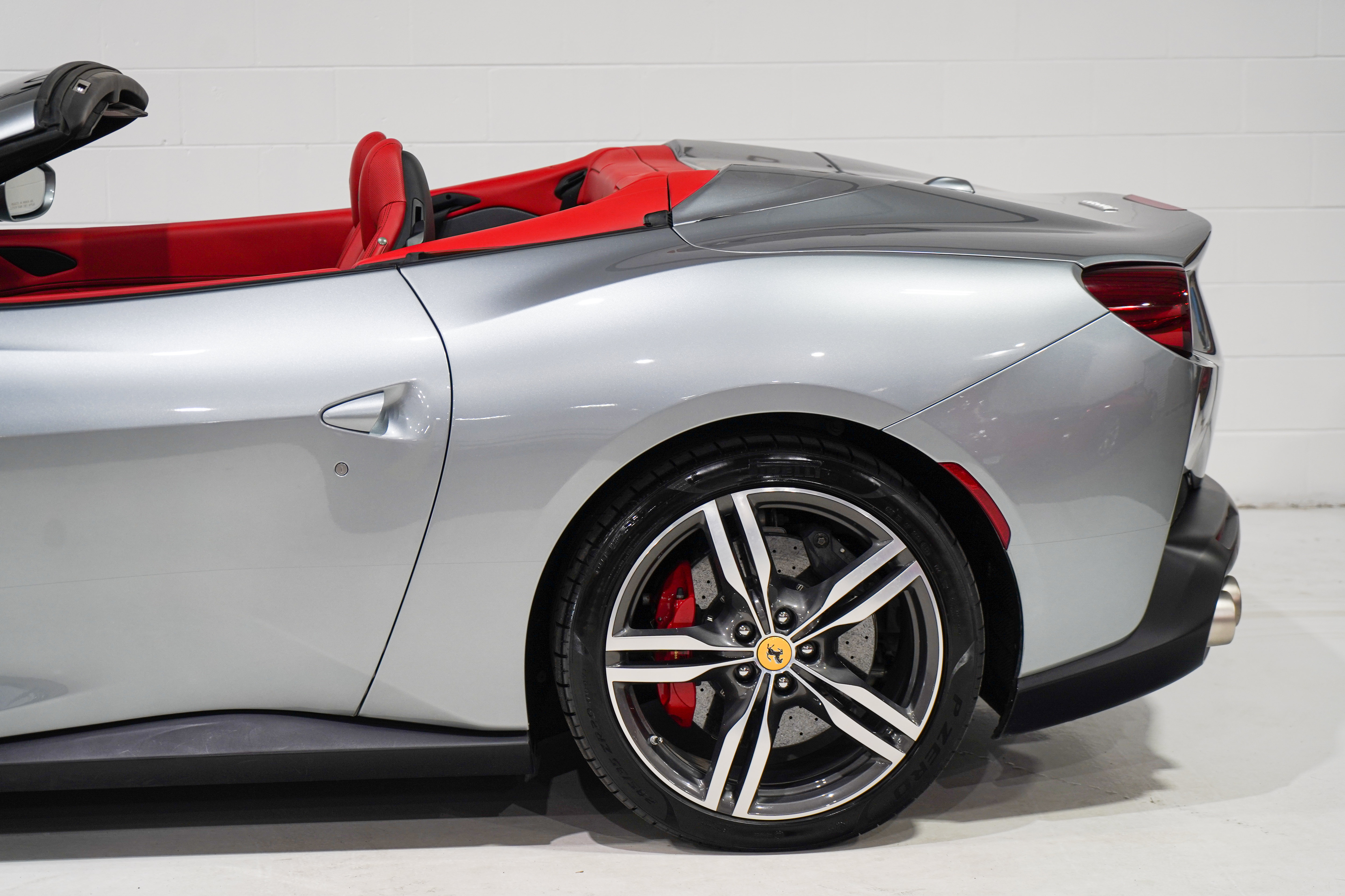 Used 2020 Ferrari Portofino RWD image 31