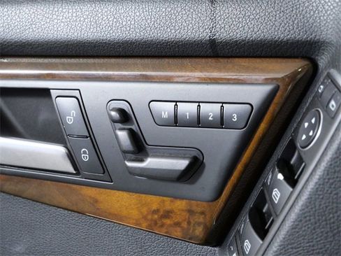 Used 2015 Mercedes-Benz GLK 350 4MATIC image 25