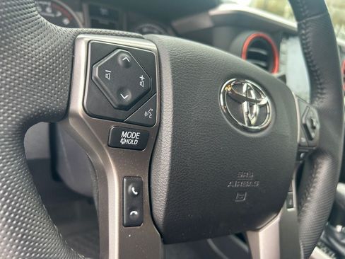 Used 2022 Toyota Tacoma SR5 AWD/4WD image 17