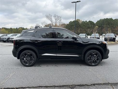 New 2026 Nissan Kicks SR image 9