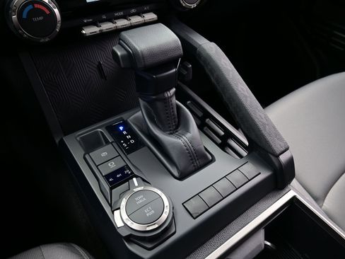 Used 2025 Toyota Tacoma SR5 image 21