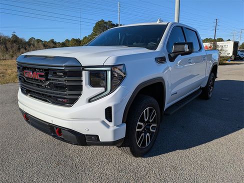 Used 2024 GMC Sierra 1500 AT4 w/ Technology Package image 8