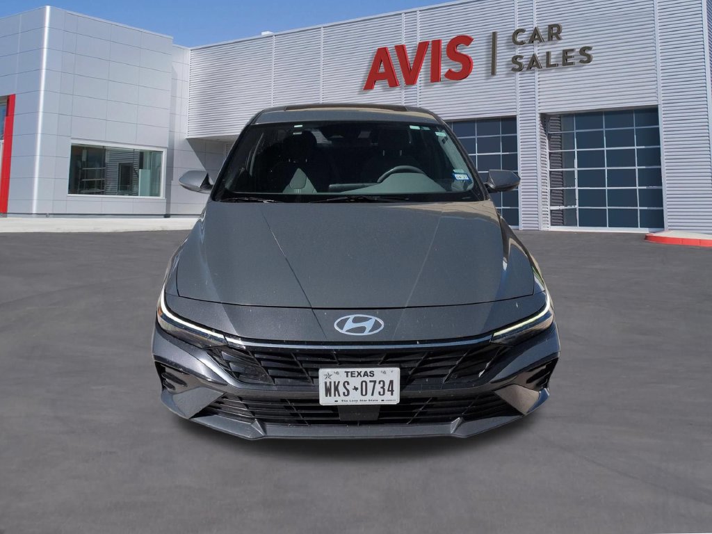 Used 2025 Hyundai Elantra SEL FWD image 2
