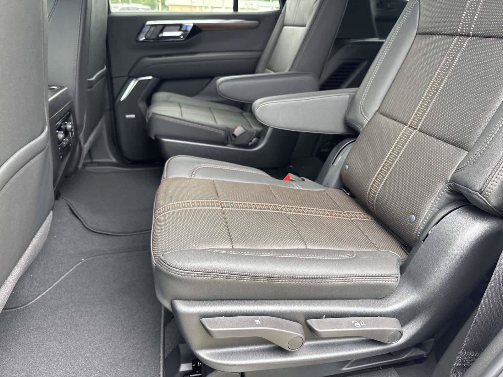 New 2026 Chevrolet Tahoe High Country AWD/4WD image 9