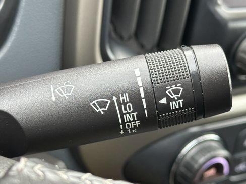 Used 2017 Chevrolet Colorado Z71 image 32