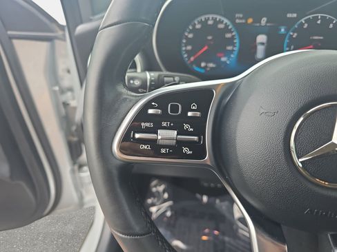 Used 2020 Mercedes-Benz GLC 300 4MATIC image 17