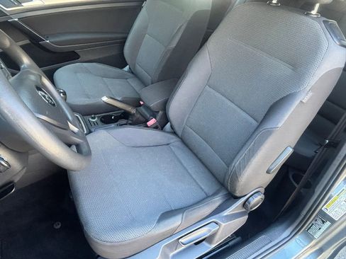 Used 2015 Volkswagen Golf Launch Edition FWD image 19