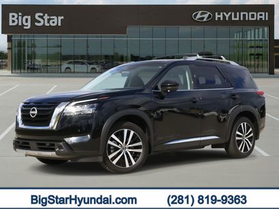 Used 2024 Nissan Pathfinder Platinum w/ Cargo Package