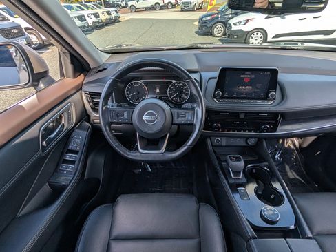 Used 2021 Nissan Rogue SL image 17