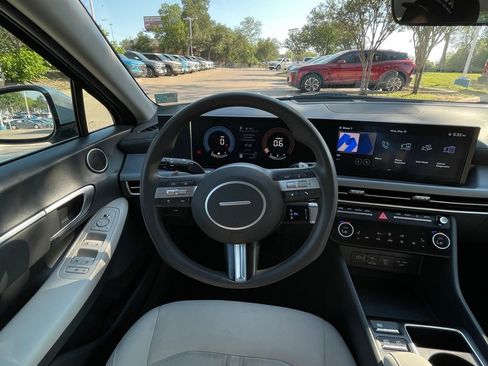 Used 2024 Hyundai Sonata SEL FWD image 11