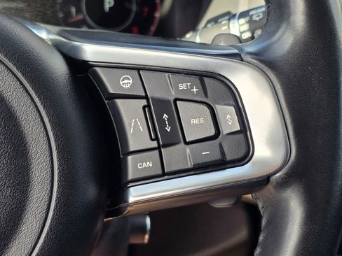 Used 2019 Jaguar F-PACE Portfolio image 28