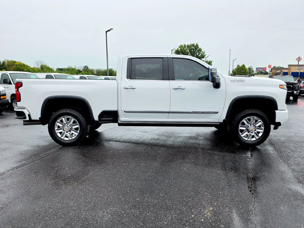 Used 2024 Chevrolet Silverado 2500 High Country w/ High Country Premium Package AWD/4WD image 12
