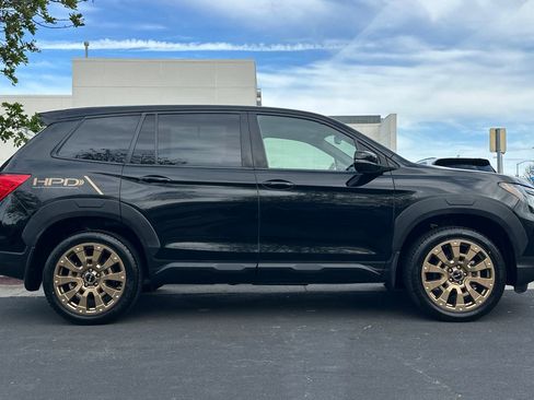 Used 2022 Honda Passport EX-L image 2