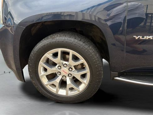 Used 2018 GMC Yukon SLE w/ SLE Value Package AWD/4WD image 31