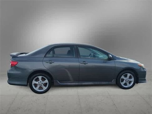 Used 2011 Toyota Corolla S image 9