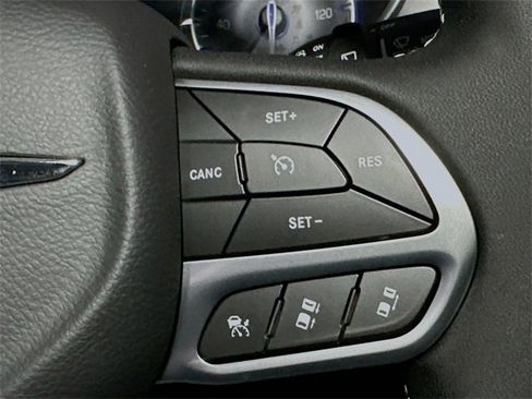 New 2026 Chrysler Pacifica Select image 28