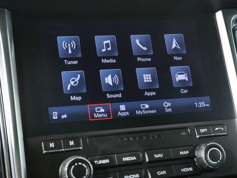 Used 2018 Porsche Macan AWD/4WD image 18