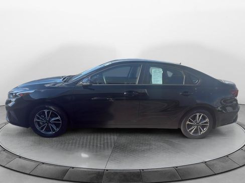 Used 2023 Kia Forte LXS w/ LXS Technology Package FWD image 8