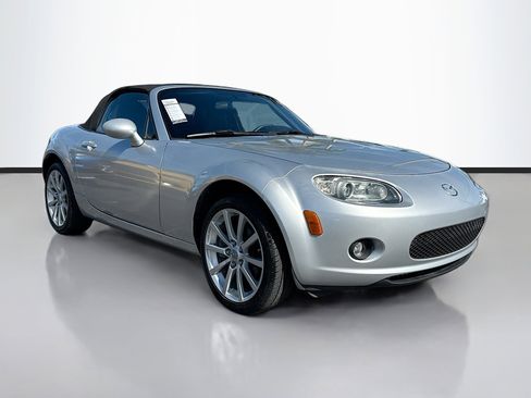 Used 2008 MAZDA MX-5 Miata Grand Touring image 2