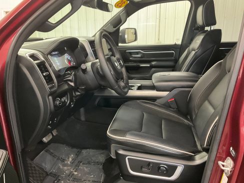 Used 2025 RAM 1500 Laramie AWD/4WD image 12