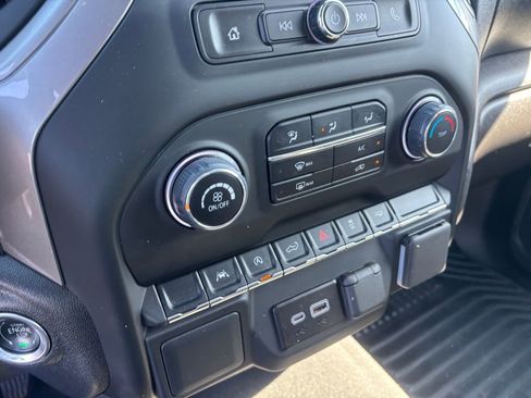 Used 2024 Chevrolet Silverado 1500 Custom image 17