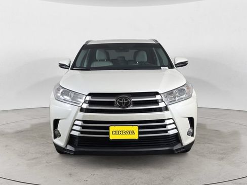 Used 2018 Toyota Highlander XLE AWD/4WD image 8