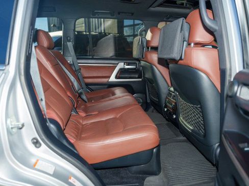 Used 2016 Toyota Land Cruiser image 13