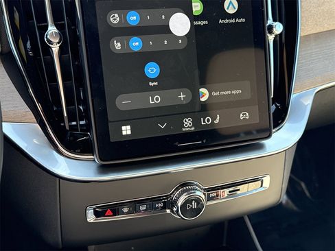 New 2026 Volvo XC90 B6 Plus w/ Protection Package Premier image 29