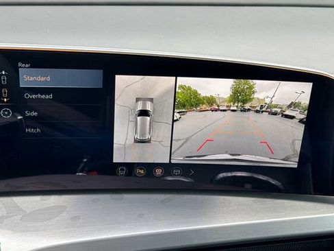 New 2026 Cadillac Vistiq Premium Luxury w/ LPO, Floor Liner Package AWD/4WD image 21