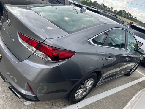 Used 2019 Hyundai Sonata SE image 2