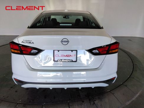 Used 2025 Nissan Altima 2.5 SV image 7